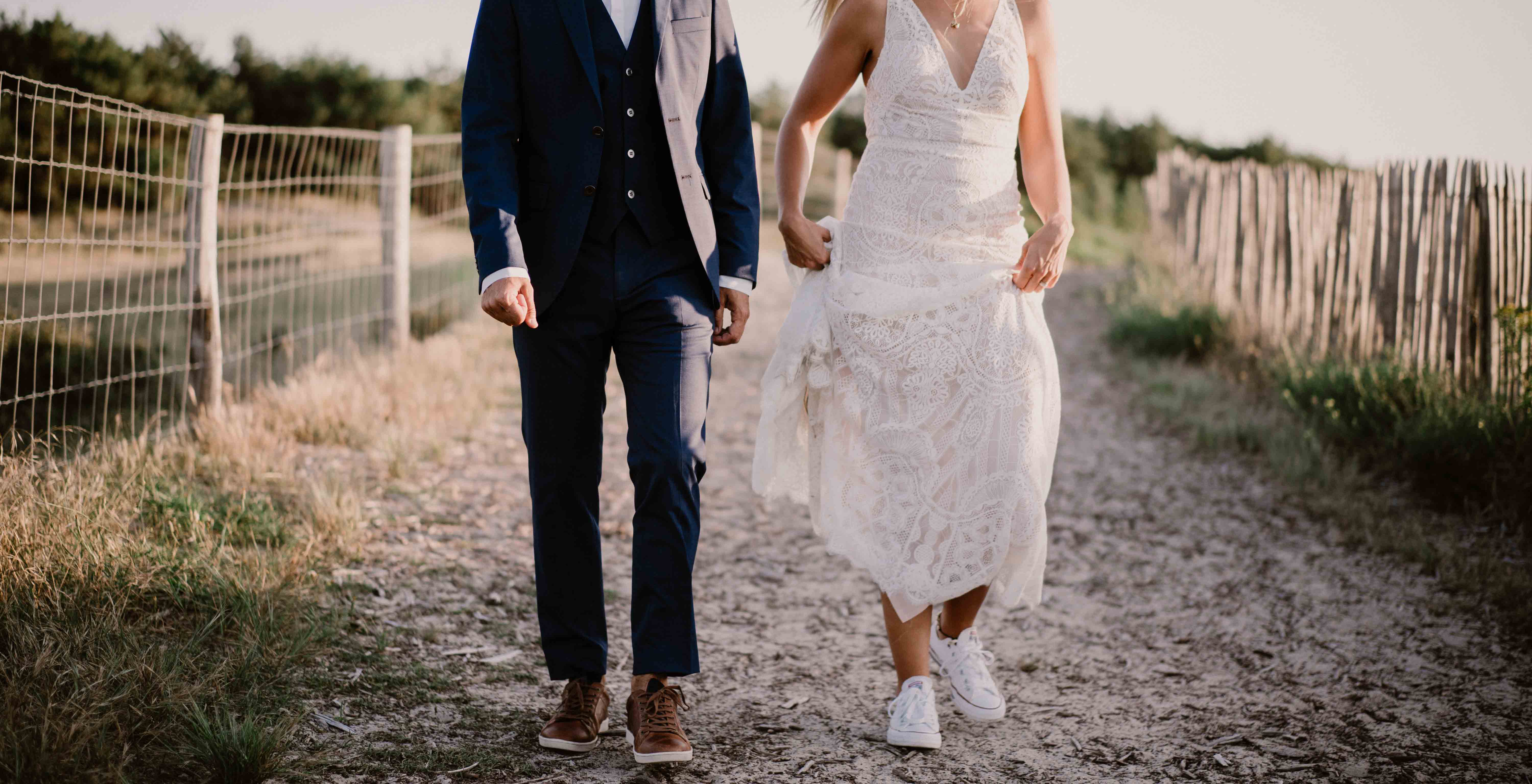 Trash the dress dans le sable