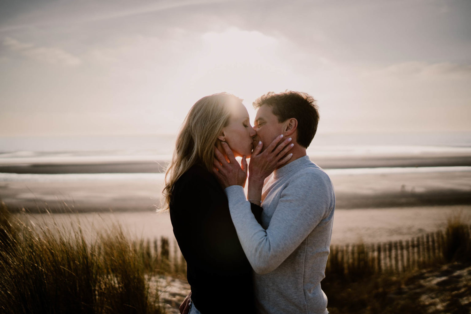 Séance couple en bord de mer love session