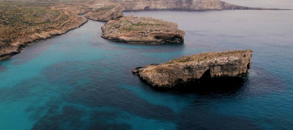 Voyage Malte drone eau bleue